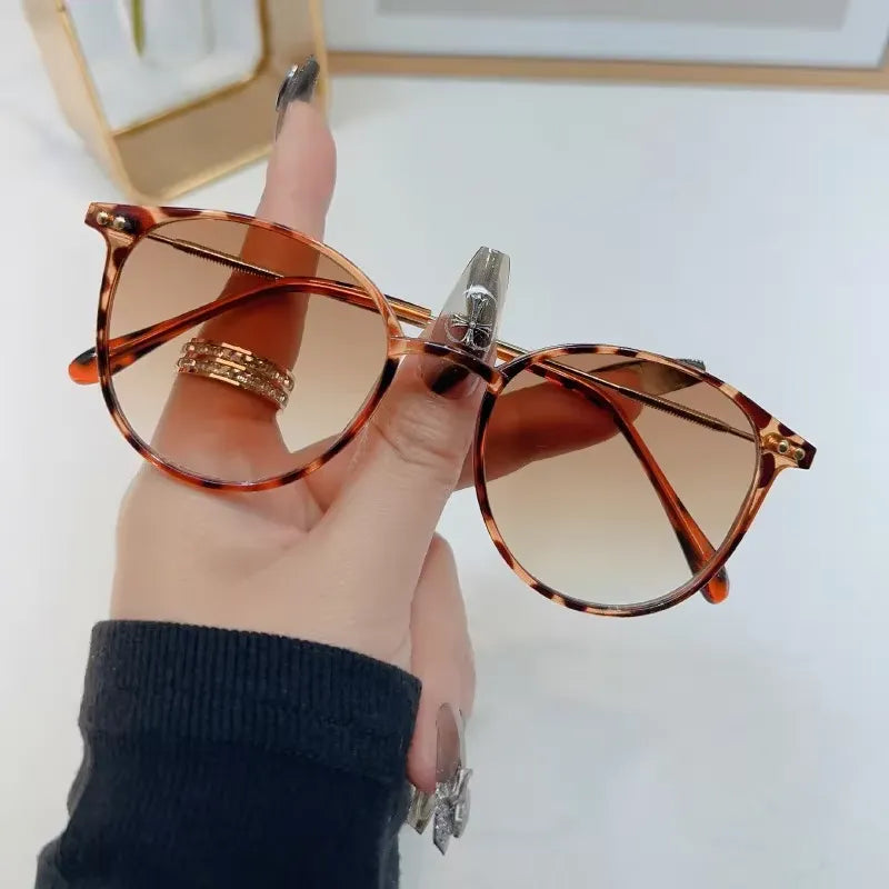 Chic Retro Round Sunglasses